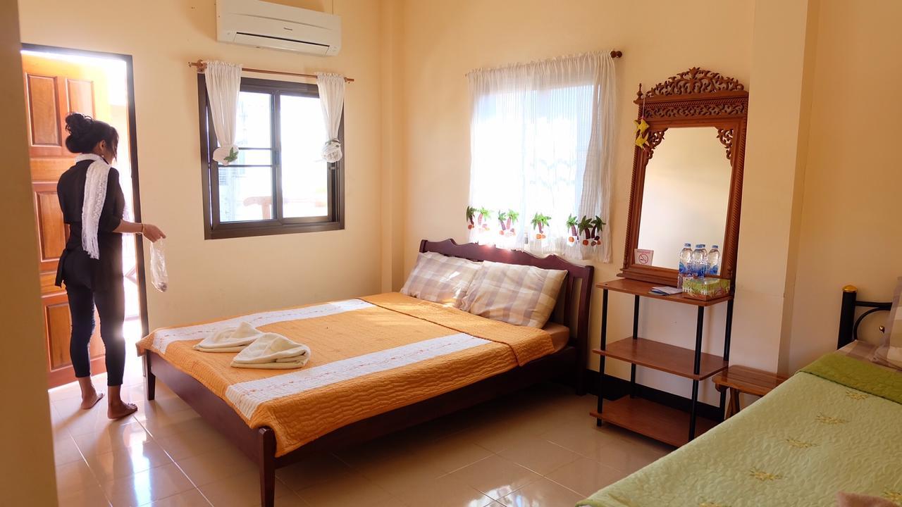 Benya Guest House Phimai Bagian luar foto