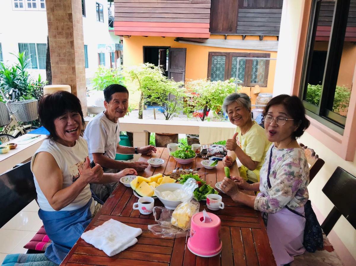 Benya Guest House Phimai Bagian luar foto